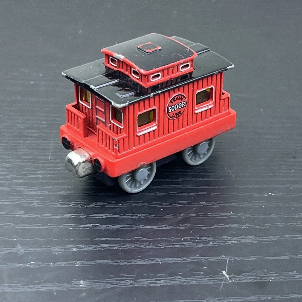 Thomas & Friends Sodor Line Caboose Take-n-Play 2010 Die-Cast Train Car